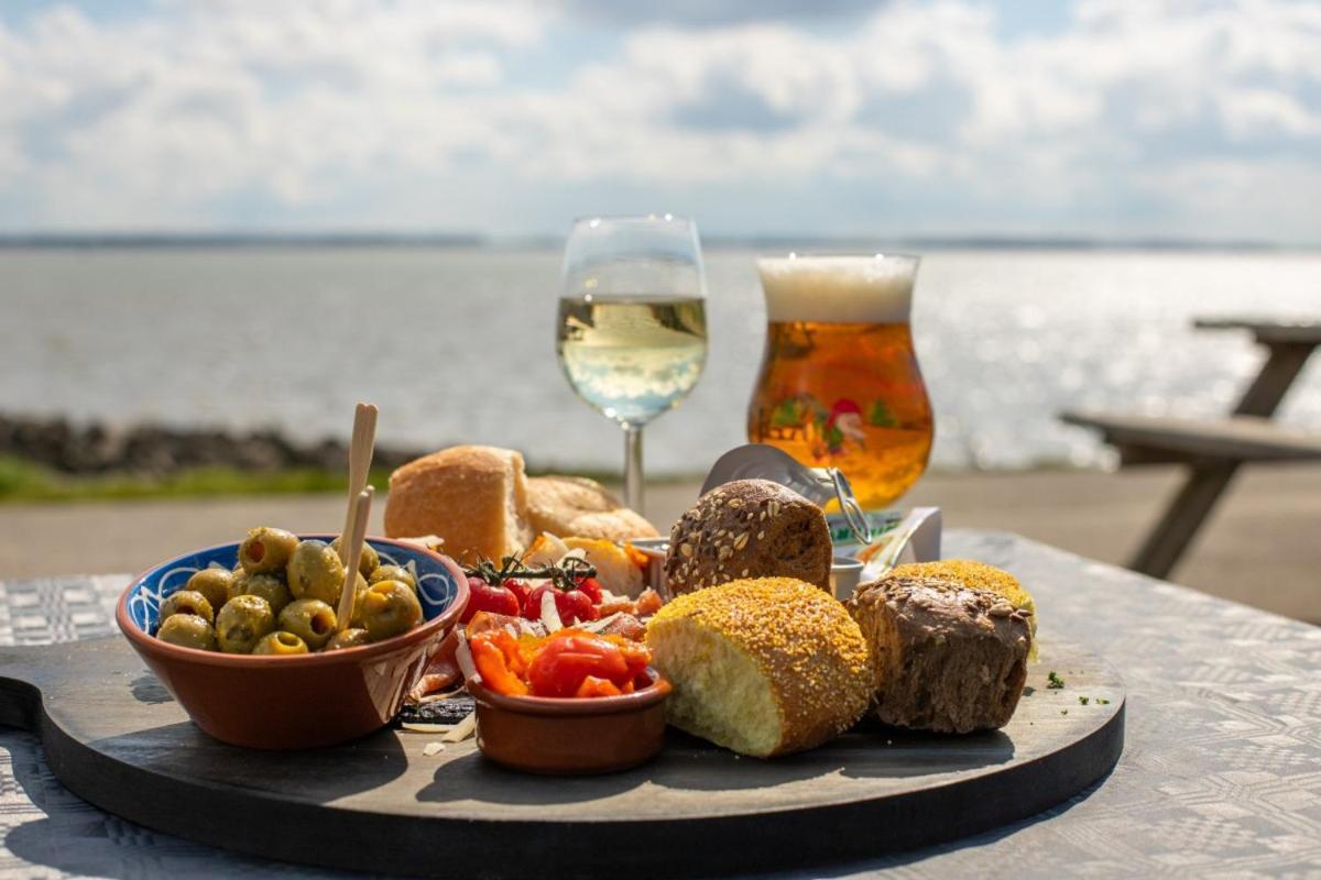 'relax Sea' - Wellness In Zeeland - Private Sauna - Airco - Garden - Outdoor Swimming Pool - Free Wifi, Towels & Bed Linen Heinkenszand