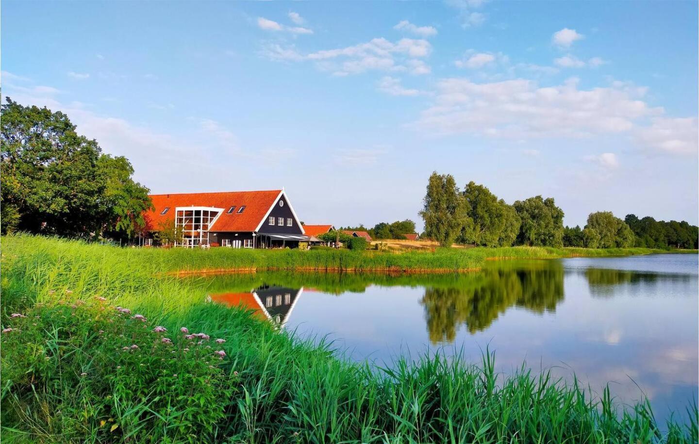 'relax Sea' - Wellness In Zeeland - Private Sauna - Airco - Garden - Outdoor Swimming Pool - Free Wifi, Towels & Bed Linen